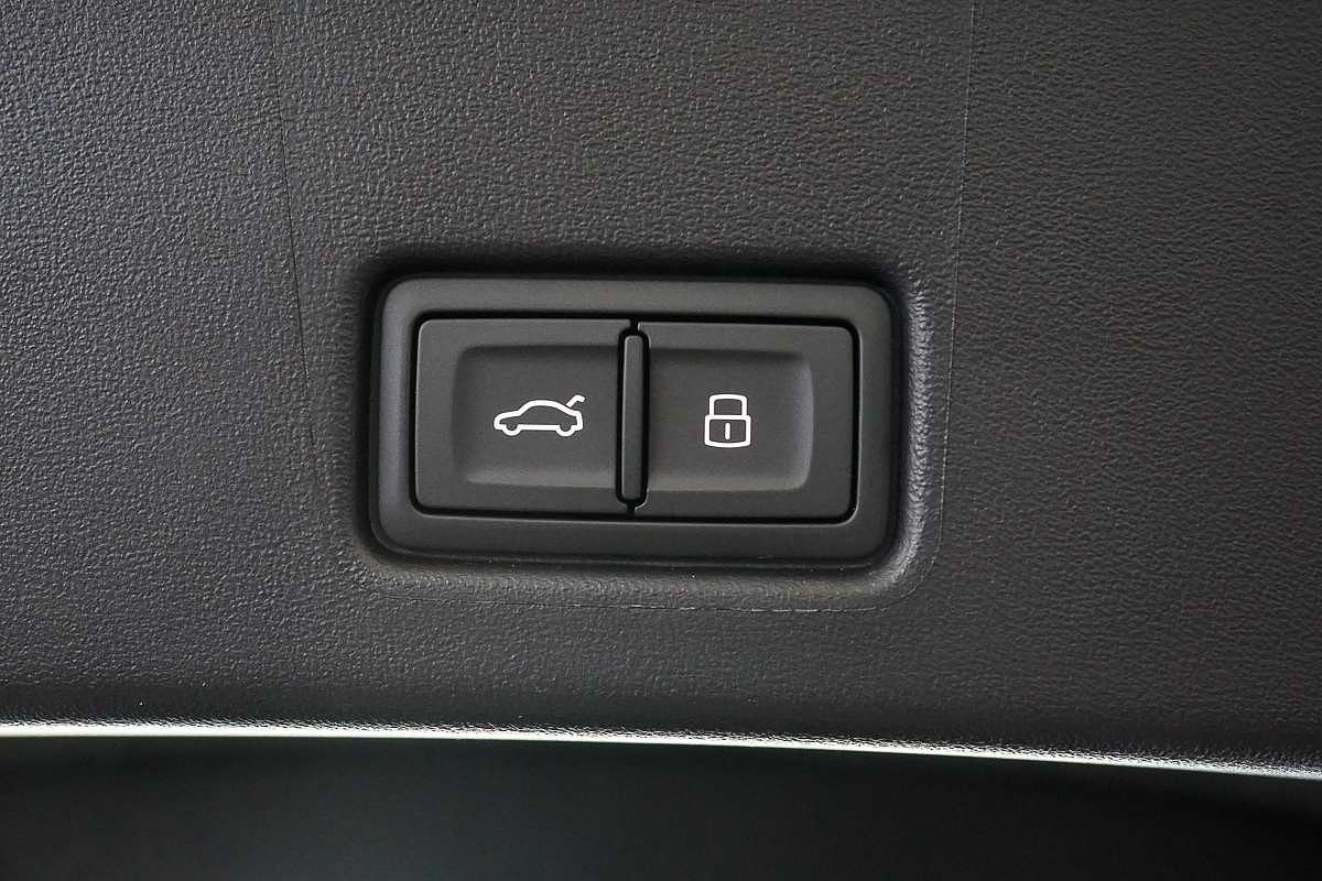 2024 Audi Q4 e-tron 45 F4