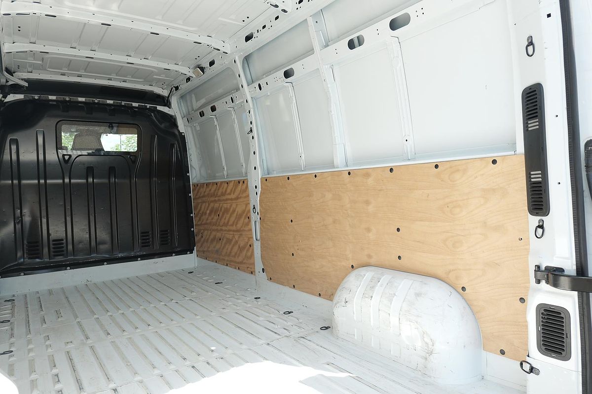 2024 Renault Master Pro 110kW X62 Phase 2 LWB Mid Roof