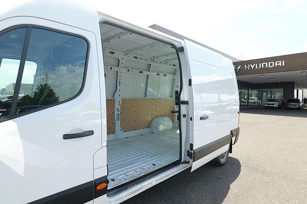 2024 Renault Master Pro 110kW X62 Phase 2 LWB Mid Roof