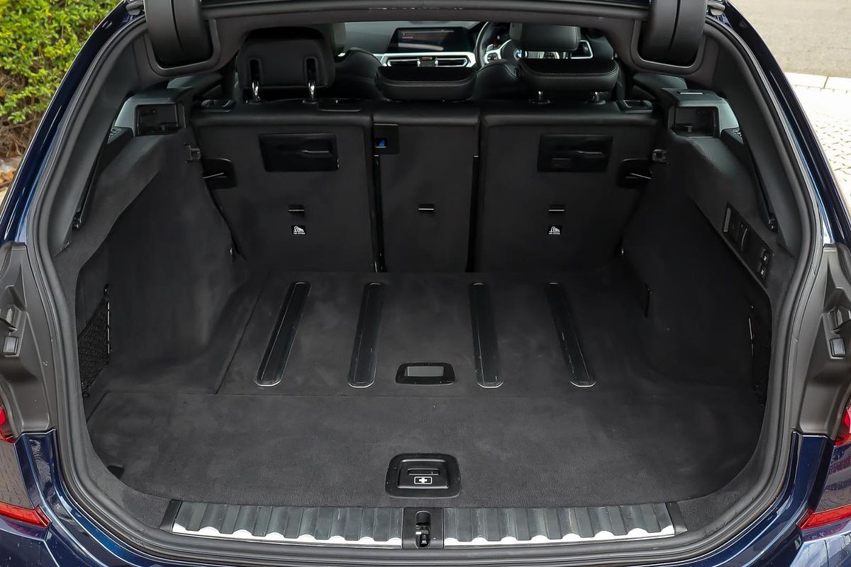 2020 BMW 3 Series 330i M Sport G21