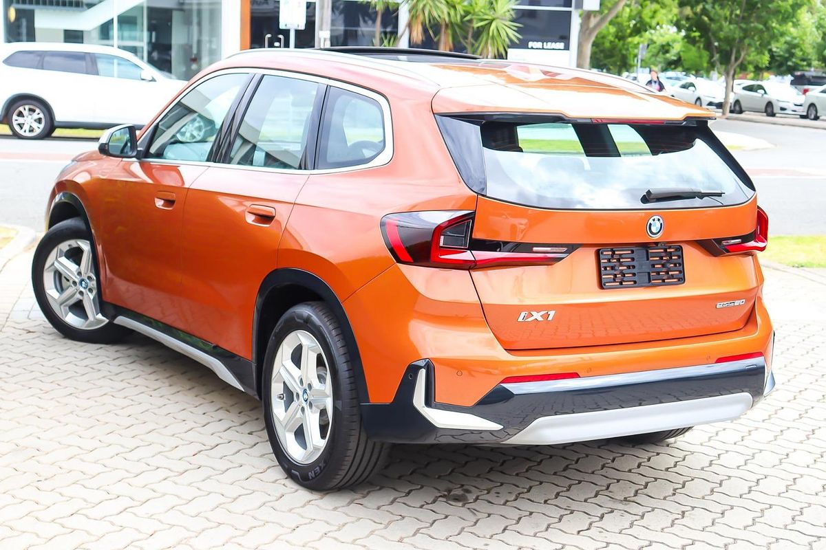 2024 BMW iX1 eDrive20 xLine U11