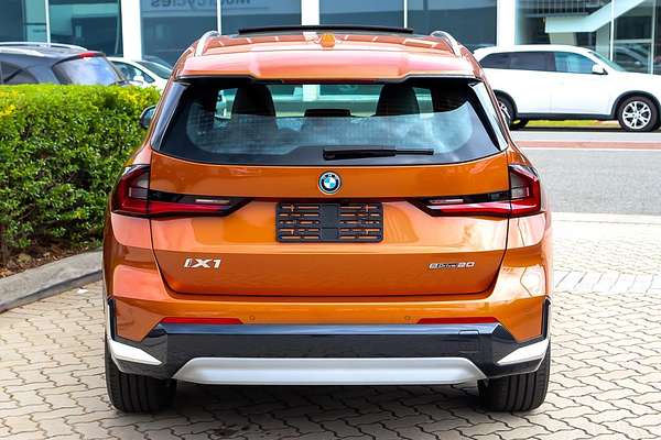 2024 BMW iX1 eDrive20 xLine U11