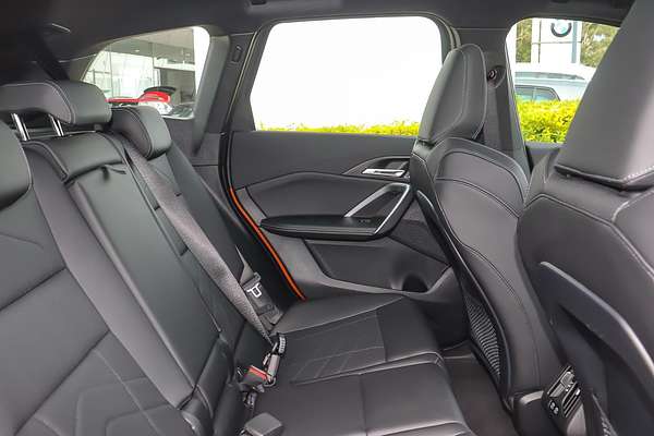 2024 BMW iX1 eDrive20 xLine U11