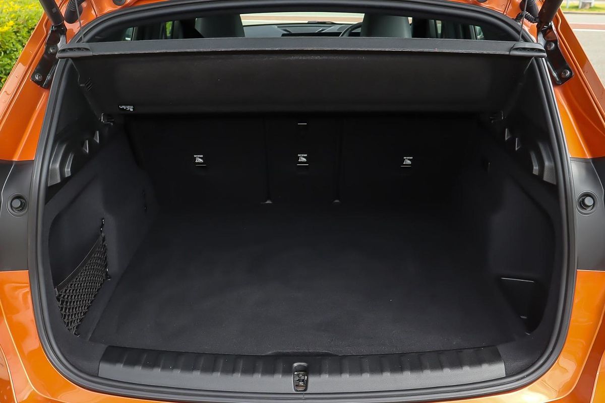 2024 BMW iX1 eDrive20 xLine U11