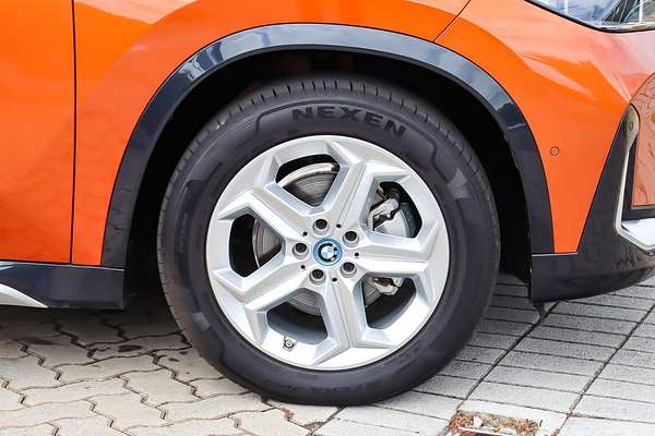 2024 BMW iX1 eDrive20 xLine U11
