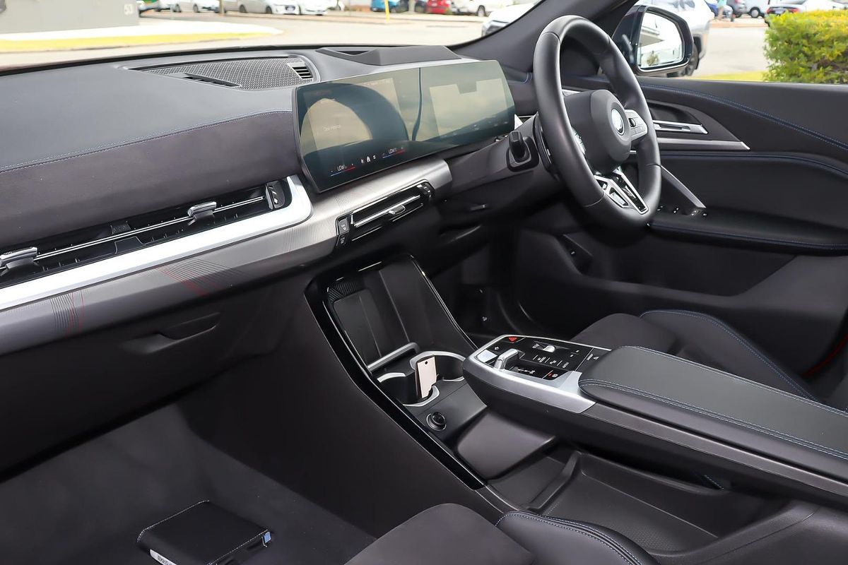 2024 BMW iX2 eDrive20 M Sport U10