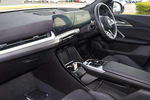 2024 BMW iX2 eDrive20 M Sport U10