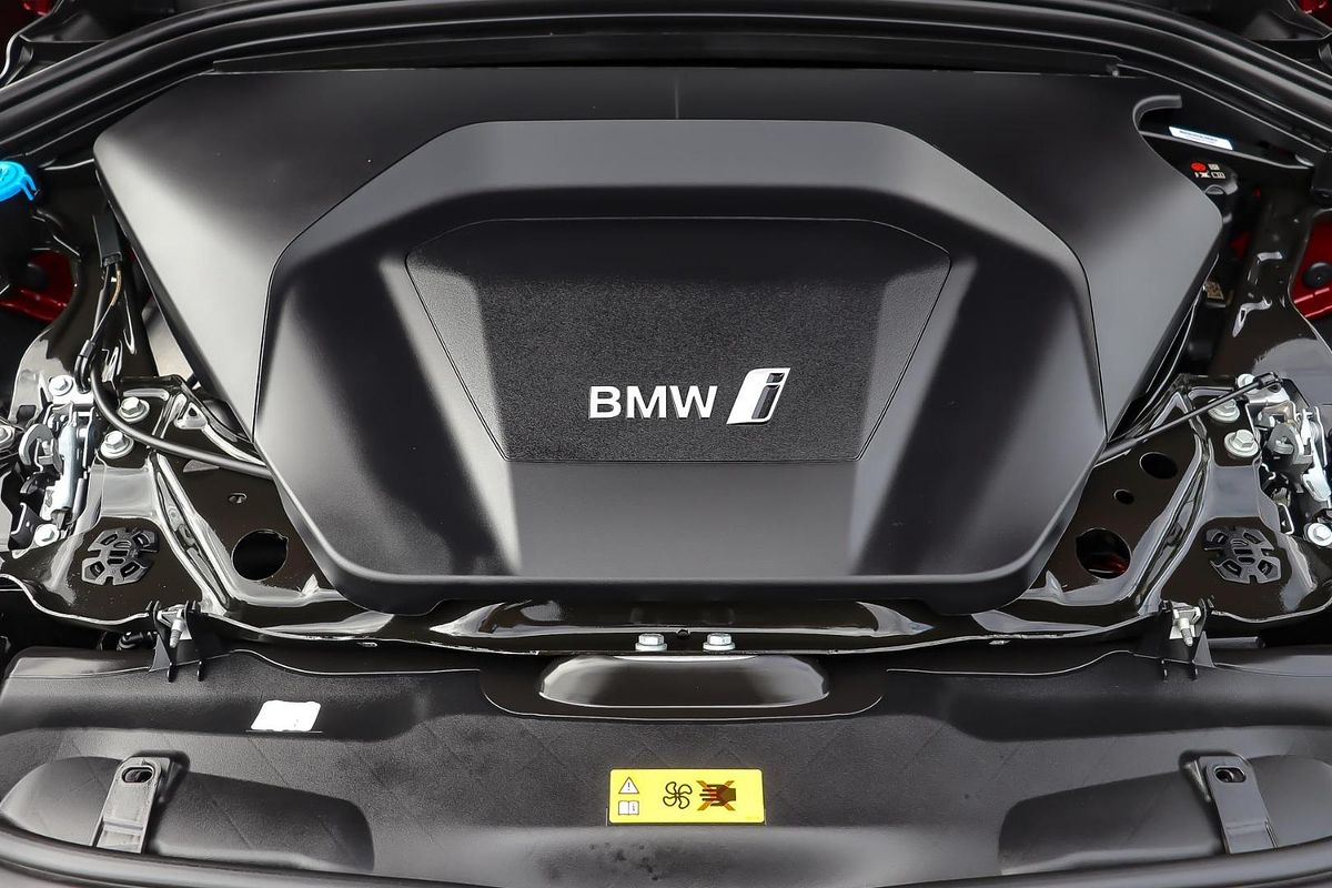 2024 BMW iX2 eDrive20 M Sport U10