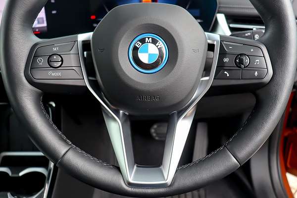 2024 BMW iX1 eDrive20 xLine U11