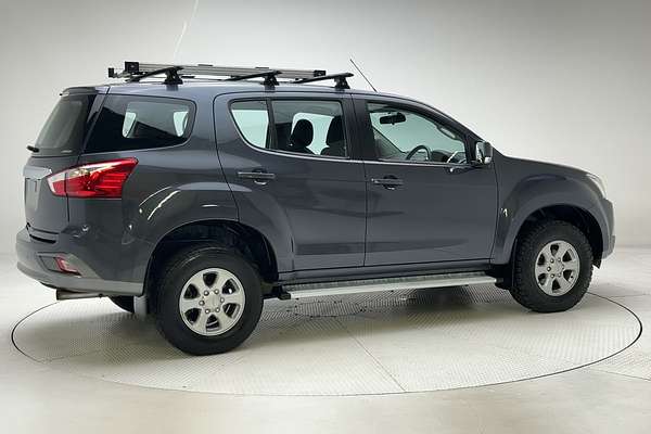 2021 Isuzu MU-X LS-M