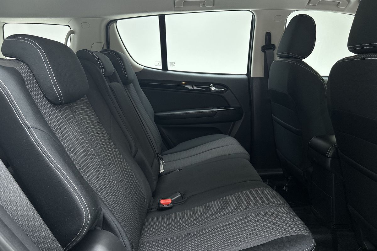 2021 Isuzu MU-X LS-M