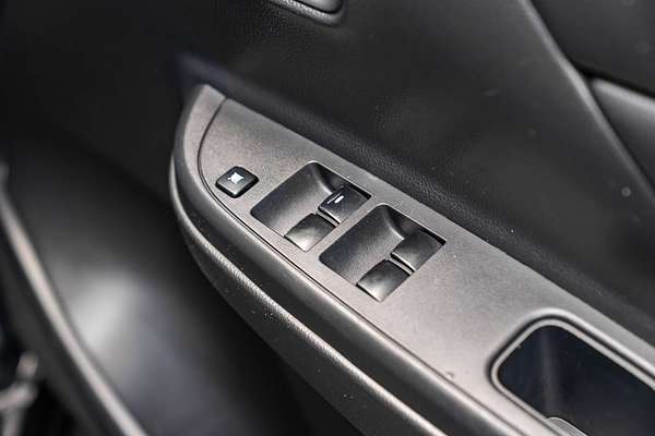 2019 Mitsubishi Triton GLX+ MR 4X4