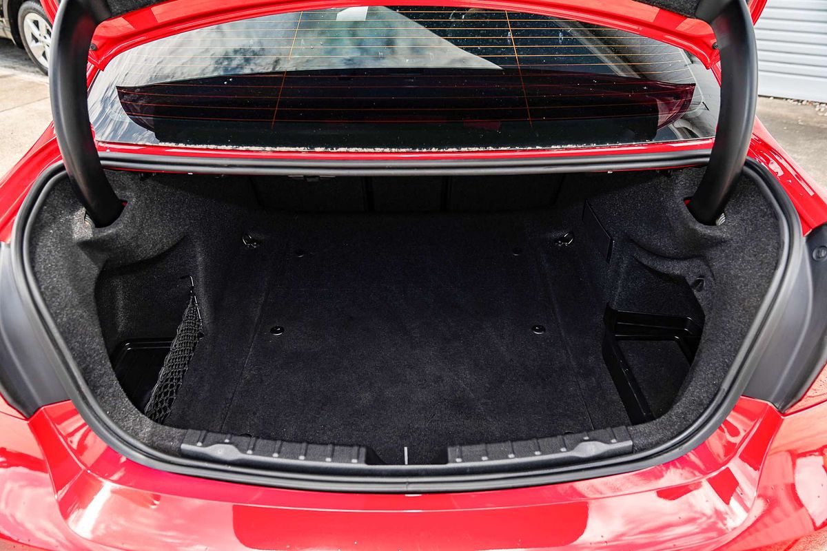 2015 BMW 3 Series 330i Sport Line F30 LCI