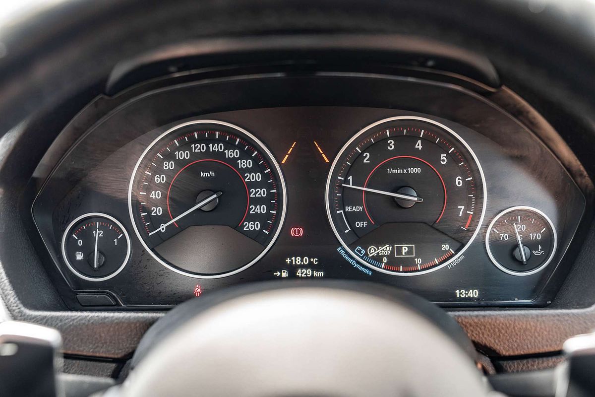 2015 BMW 3 Series 330i Sport Line F30 LCI