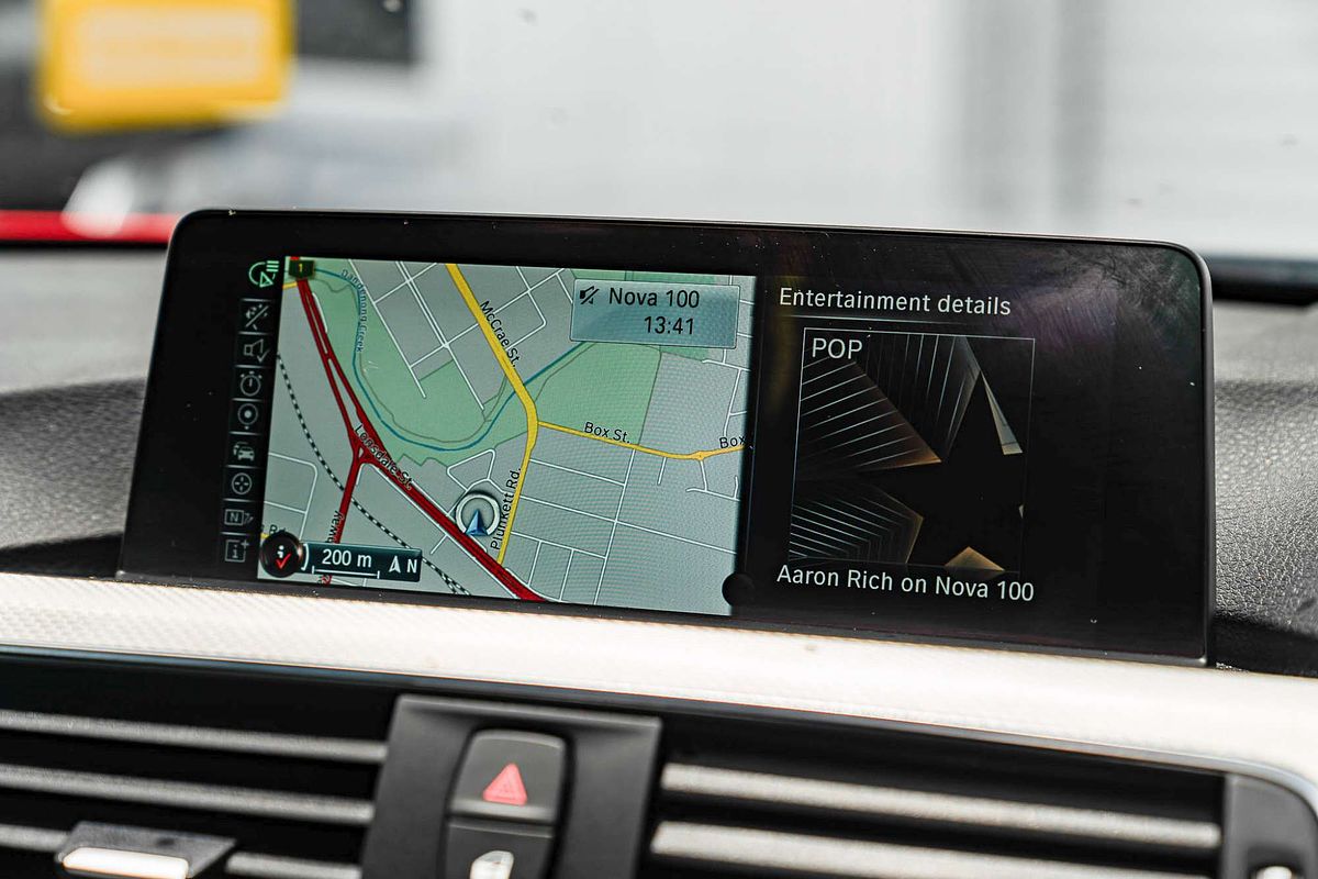 2015 BMW 3 Series 330i Sport Line F30 LCI