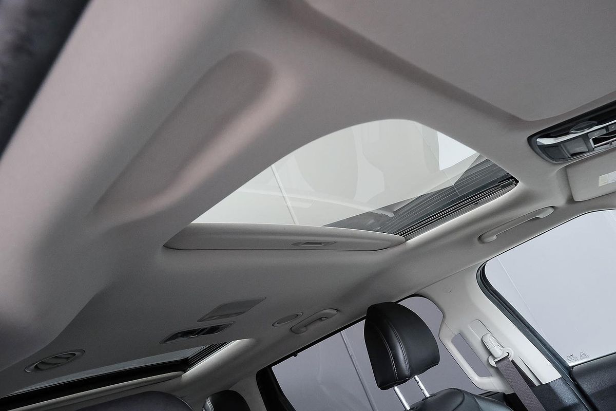 2022 Kia Carnival Platinum KA4