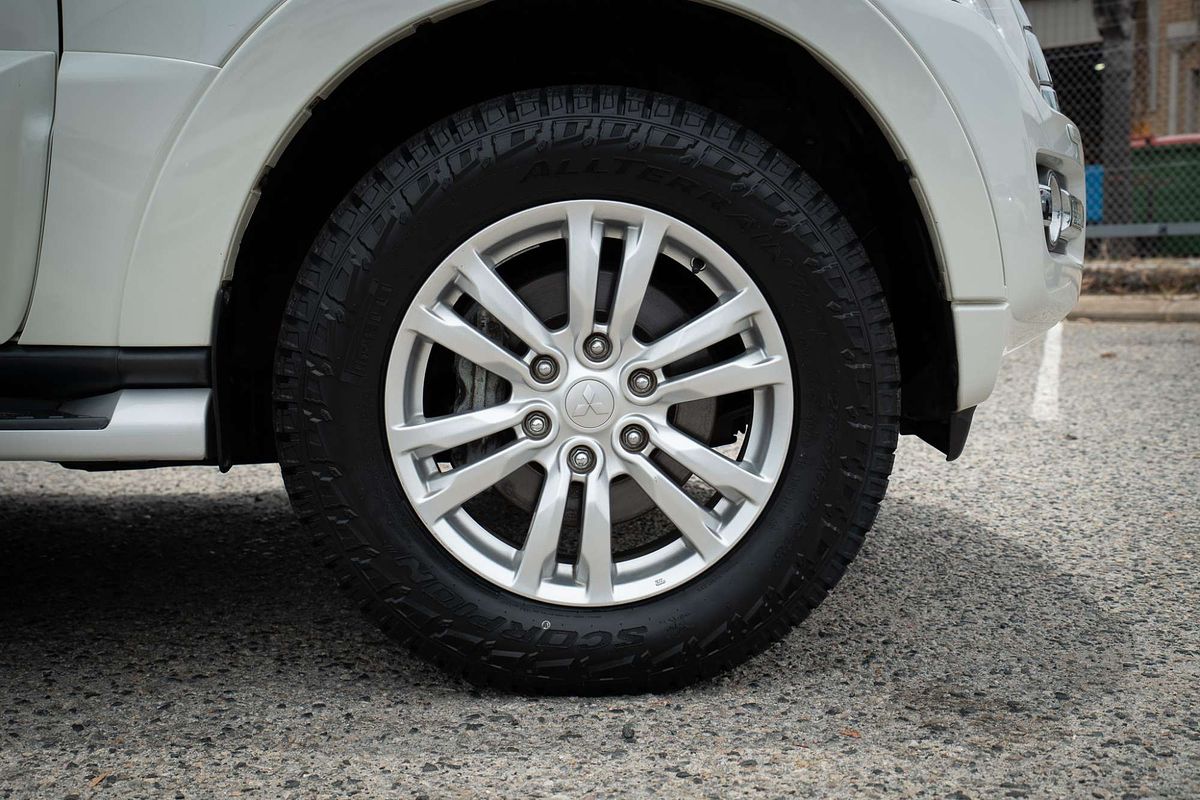 2018 Mitsubishi Pajero GLS NX