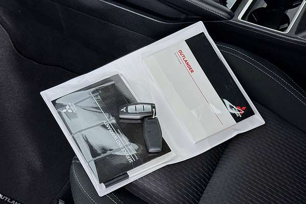 2021 Mitsubishi Outlander OUTLANDER LS 7 SEAT (2WD) ZM2L46