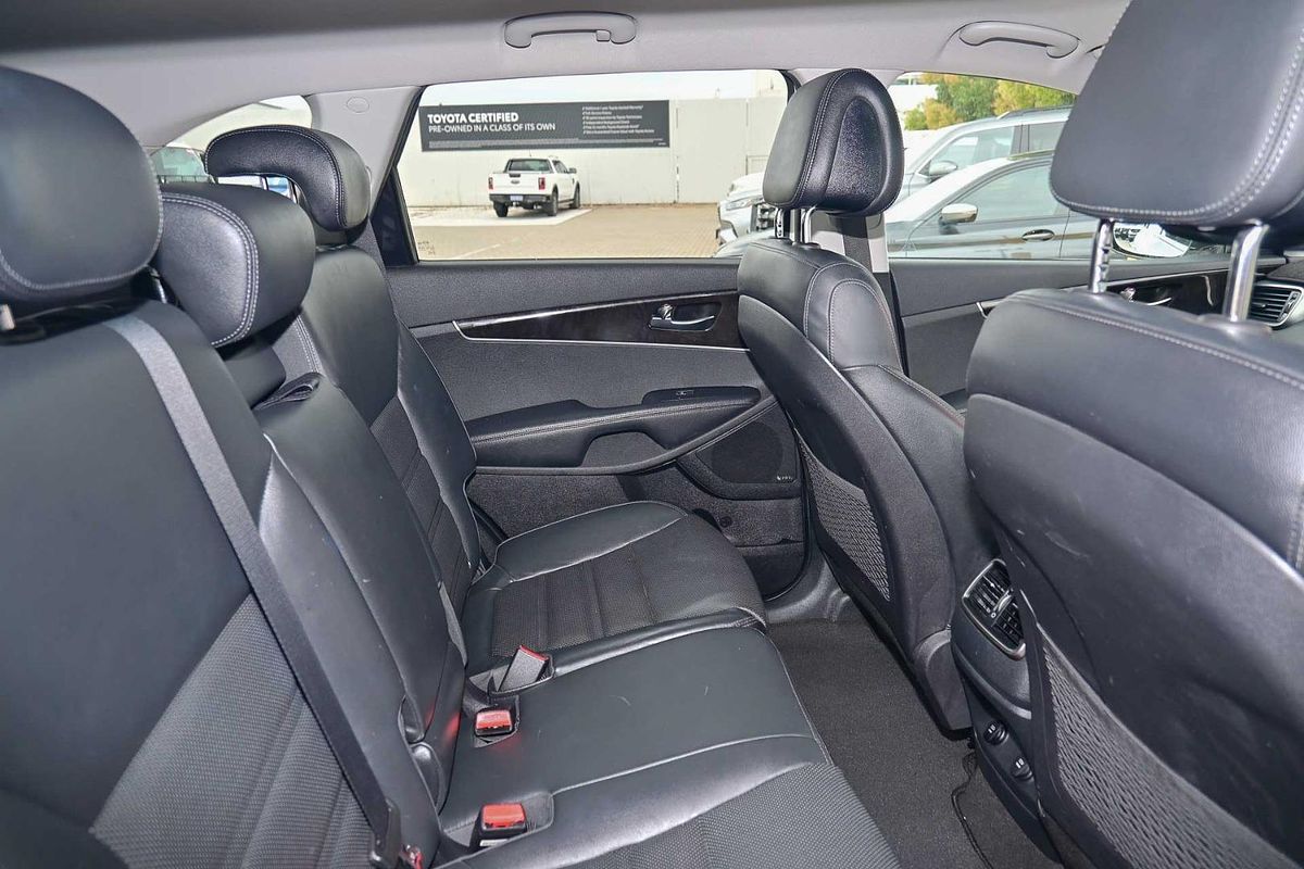 2016 Kia Sorento SLi UM