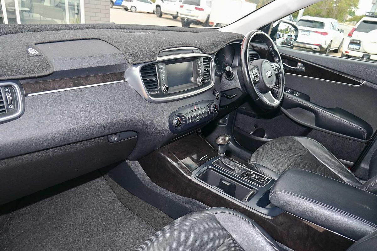 2016 Kia Sorento SLi UM