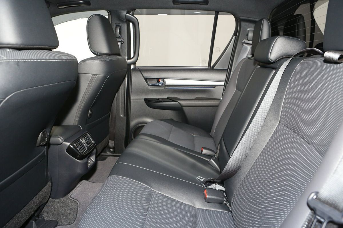 2025 Toyota Hilux Rogue 48V GUN126R 4X4