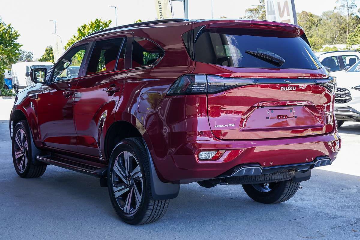 2025 Isuzu MU-X LS-T