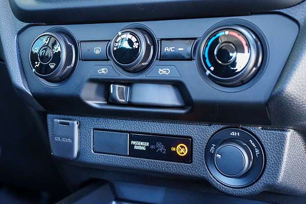 2025 Isuzu D-MAX SX 4X4