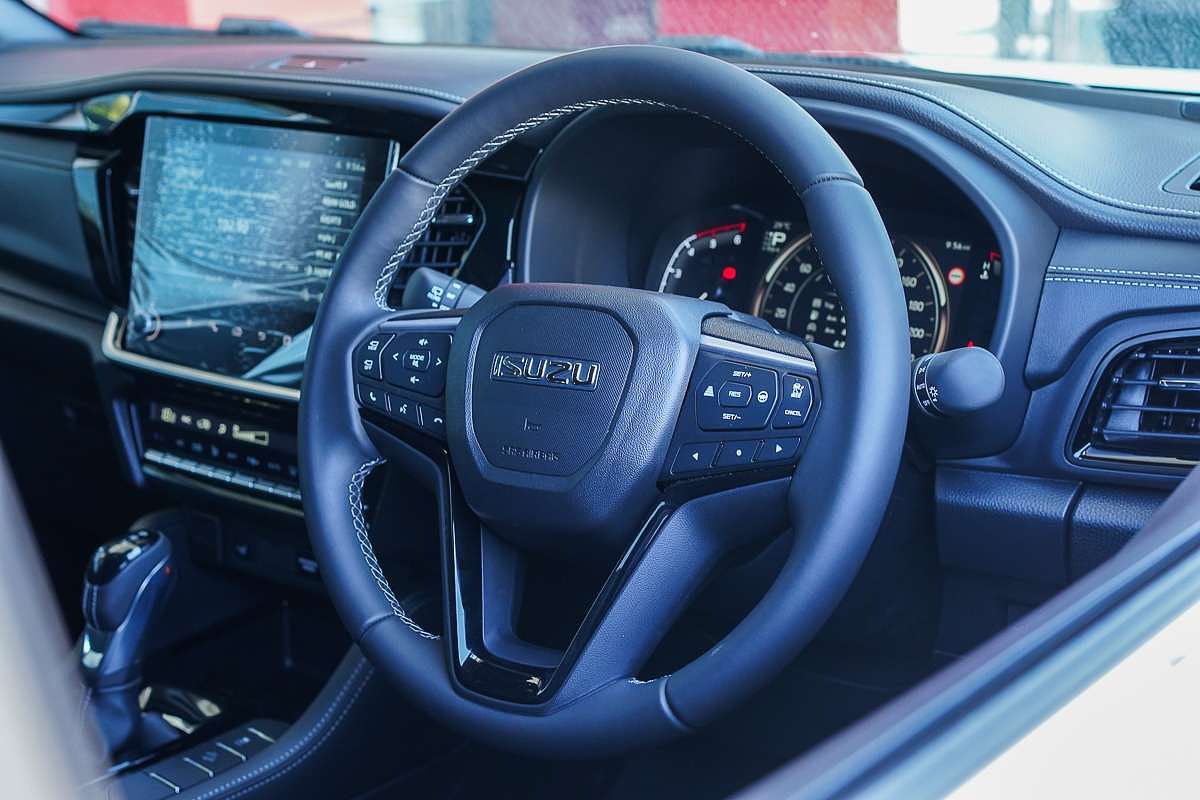 2025 Isuzu MU-X LS-T