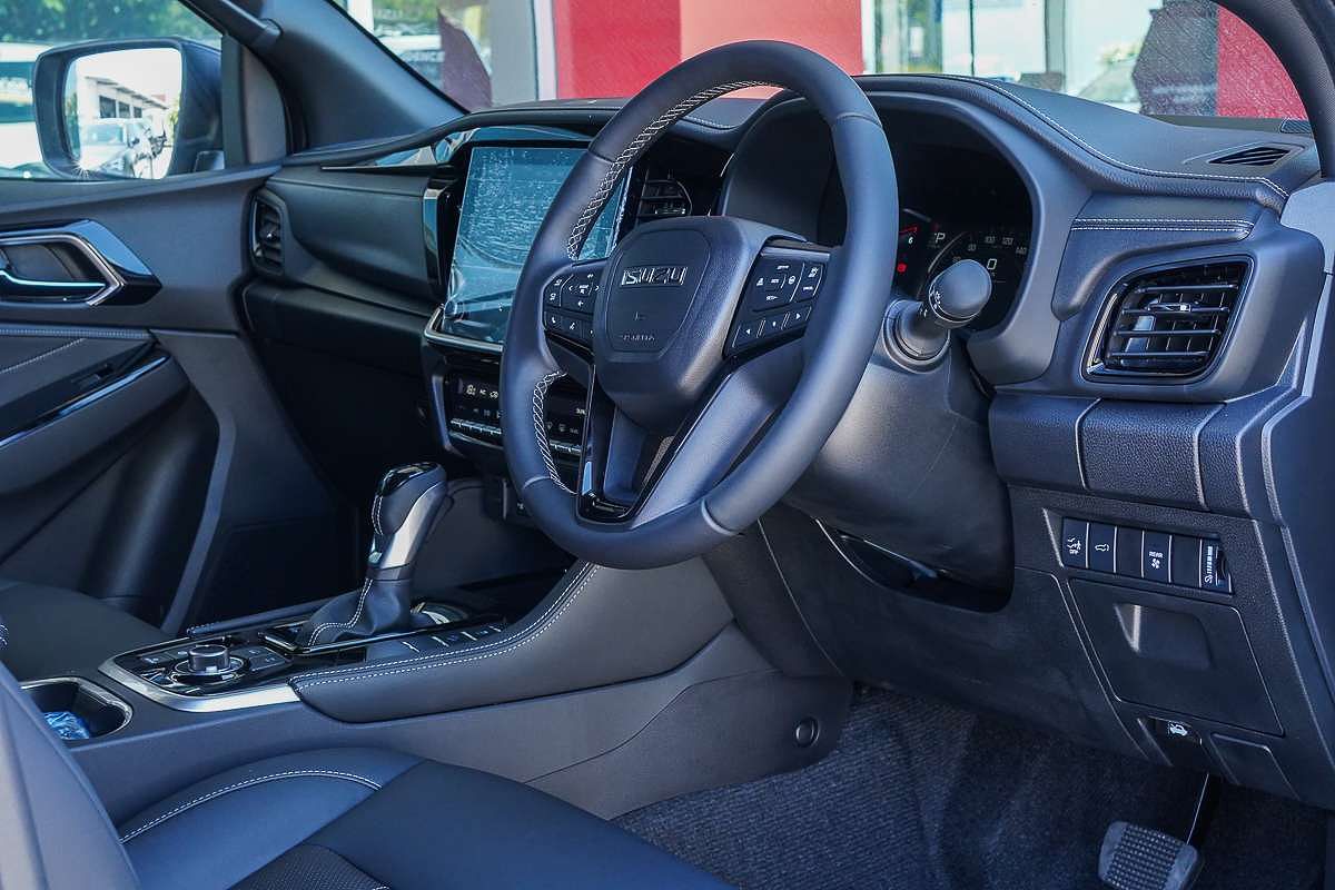 2025 Isuzu MU-X LS-T