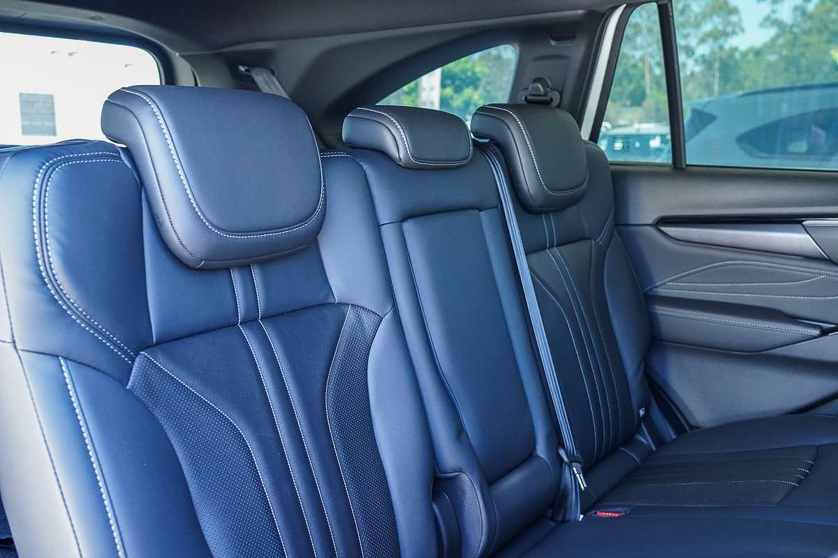 2025 Isuzu MU-X LS-T