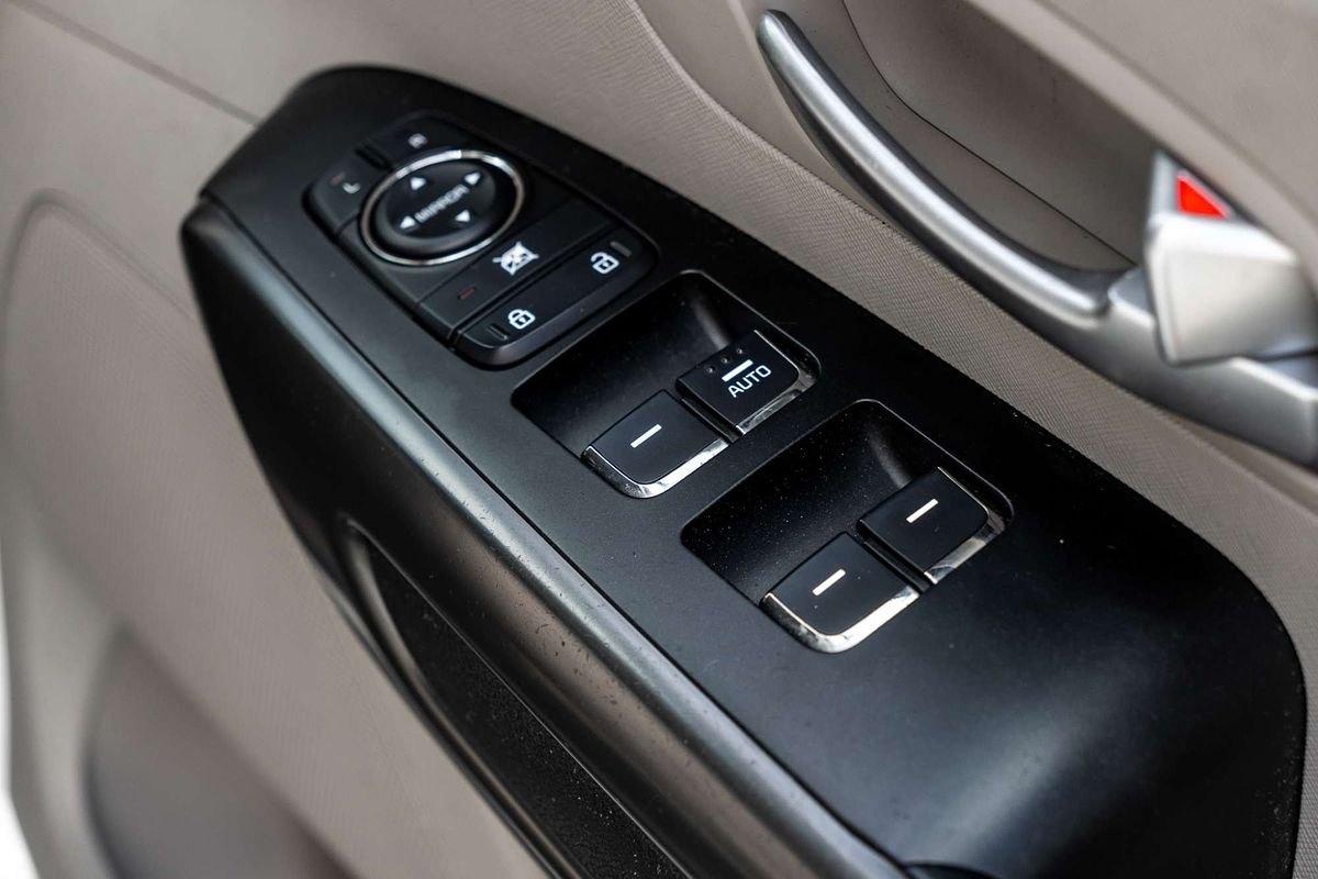 2018 Kia Carnival S YP