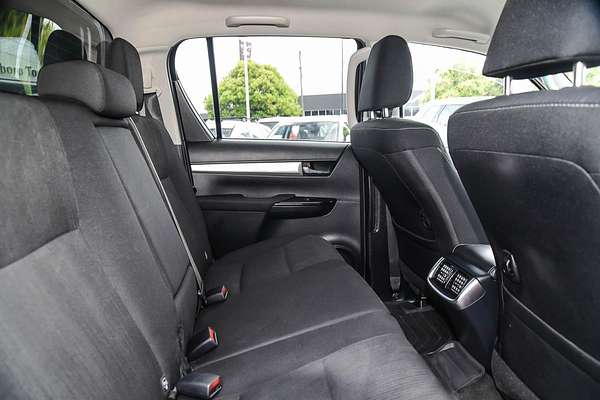 2020 Toyota Hilux SR5 GUN126R 4X4