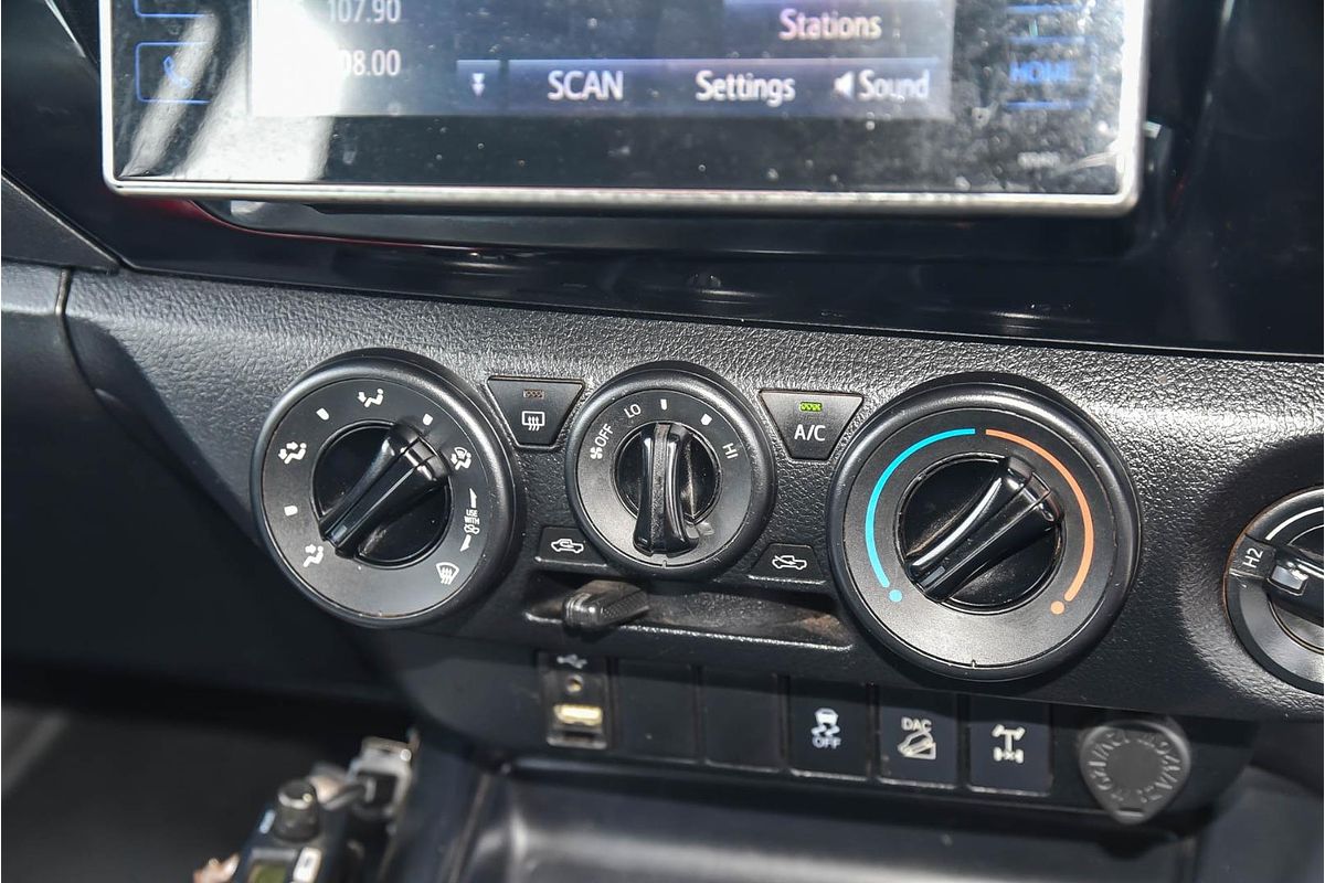 2020 Toyota Hilux SR GUN126R