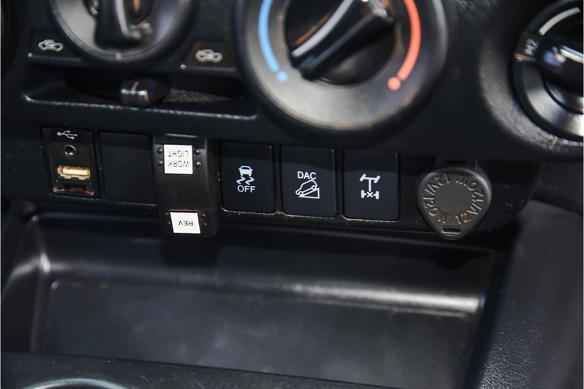 2020 Toyota Hilux SR GUN126R 4X4