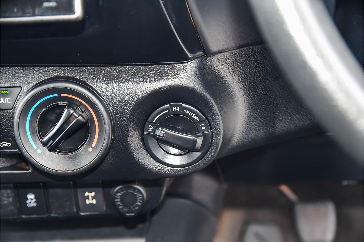 2016 Toyota Hilux SR GUN126R 4X4