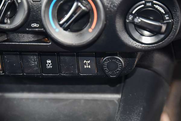 2016 Toyota Hilux SR GUN126R 4X4