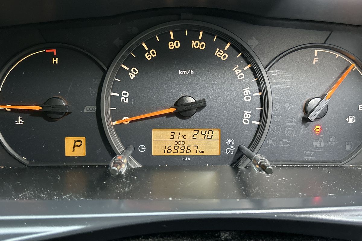 2014 Toyota Hiace Commuter KDH223R ELWB High Roof