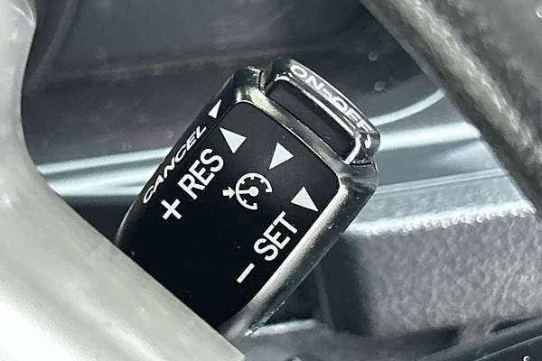 2014 Toyota Hiace Commuter KDH223R ELWB High Roof