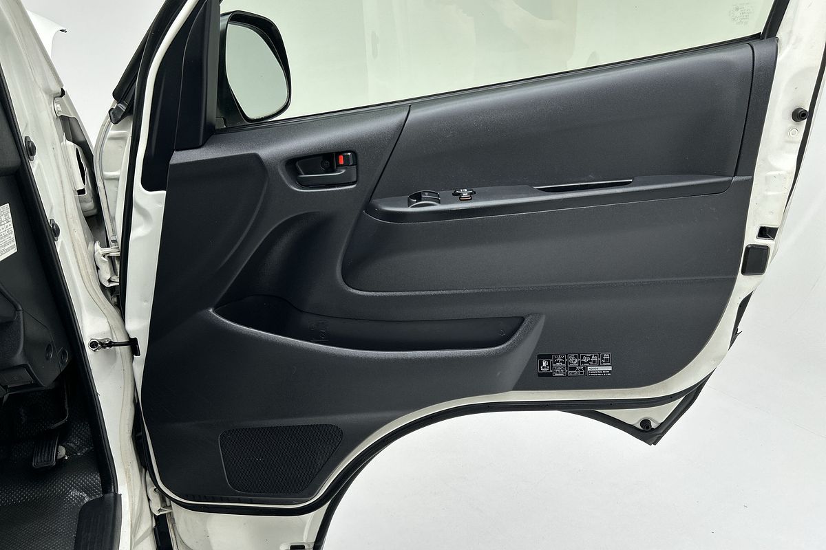 2014 Toyota Hiace Commuter KDH223R ELWB High Roof