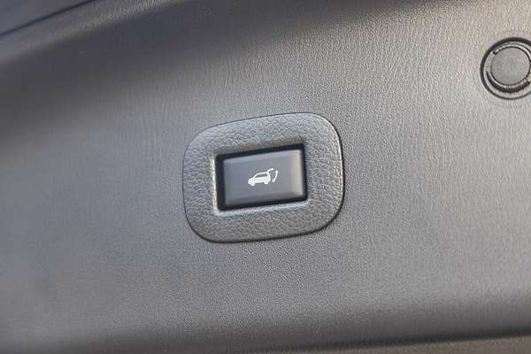 2025 Nissan Patrol Ti-L Y62