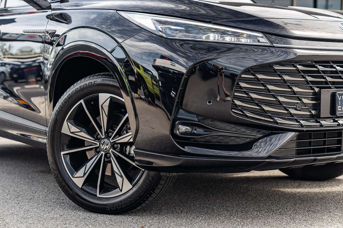 2024 MG HS Essence AS33