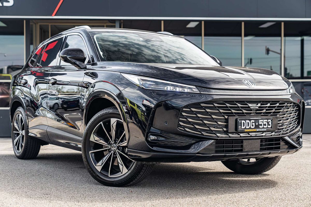 2024 MG HS Essence AS33