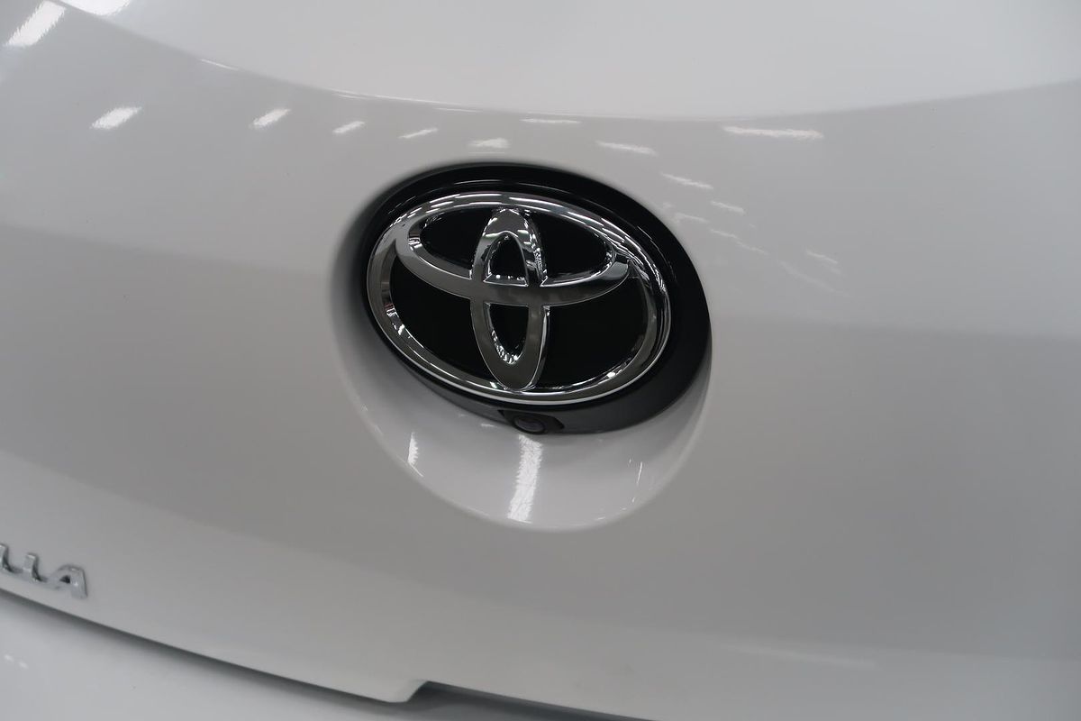 2018 Toyota Corolla Ascent Sport MZEA12R