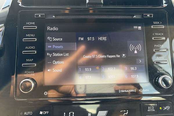 2022 Toyota Prius LE