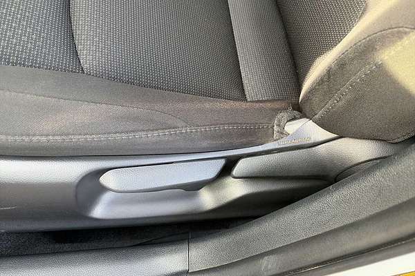 2022 Toyota Prius LE