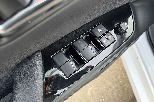 2022 Toyota Prius LE