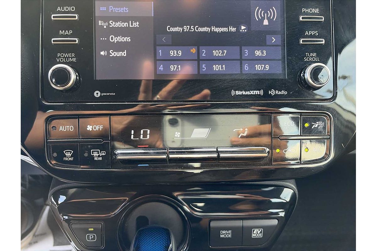 2022 Toyota Prius LE