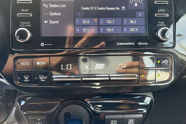 2022 Toyota Prius LE