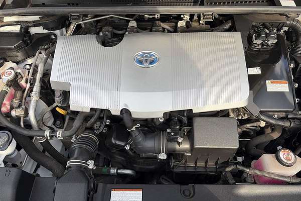 2022 Toyota Prius LE