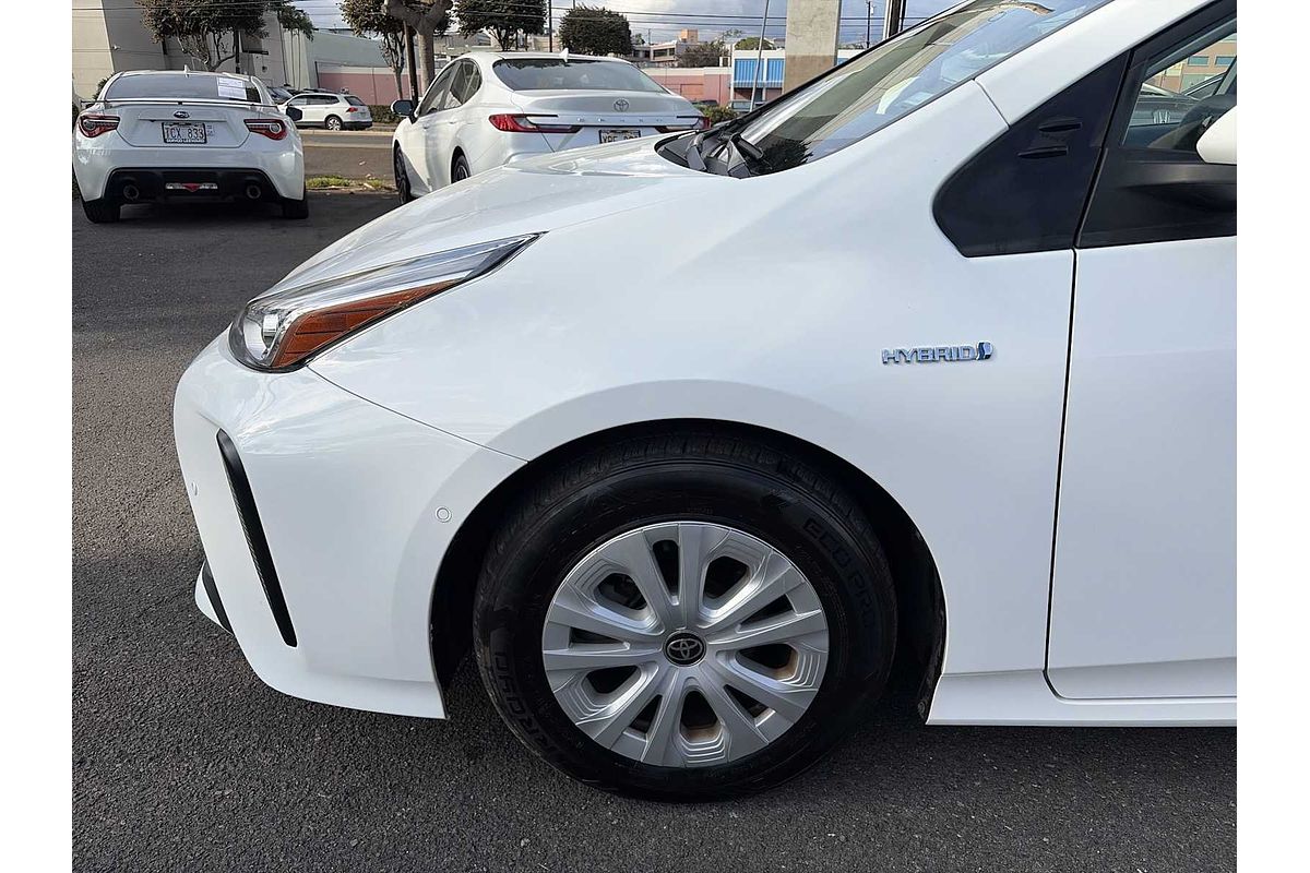 2022 Toyota Prius LE